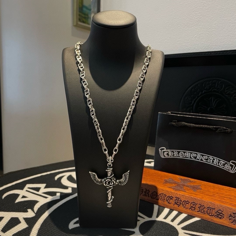 Ch*0me He**ts necklaces